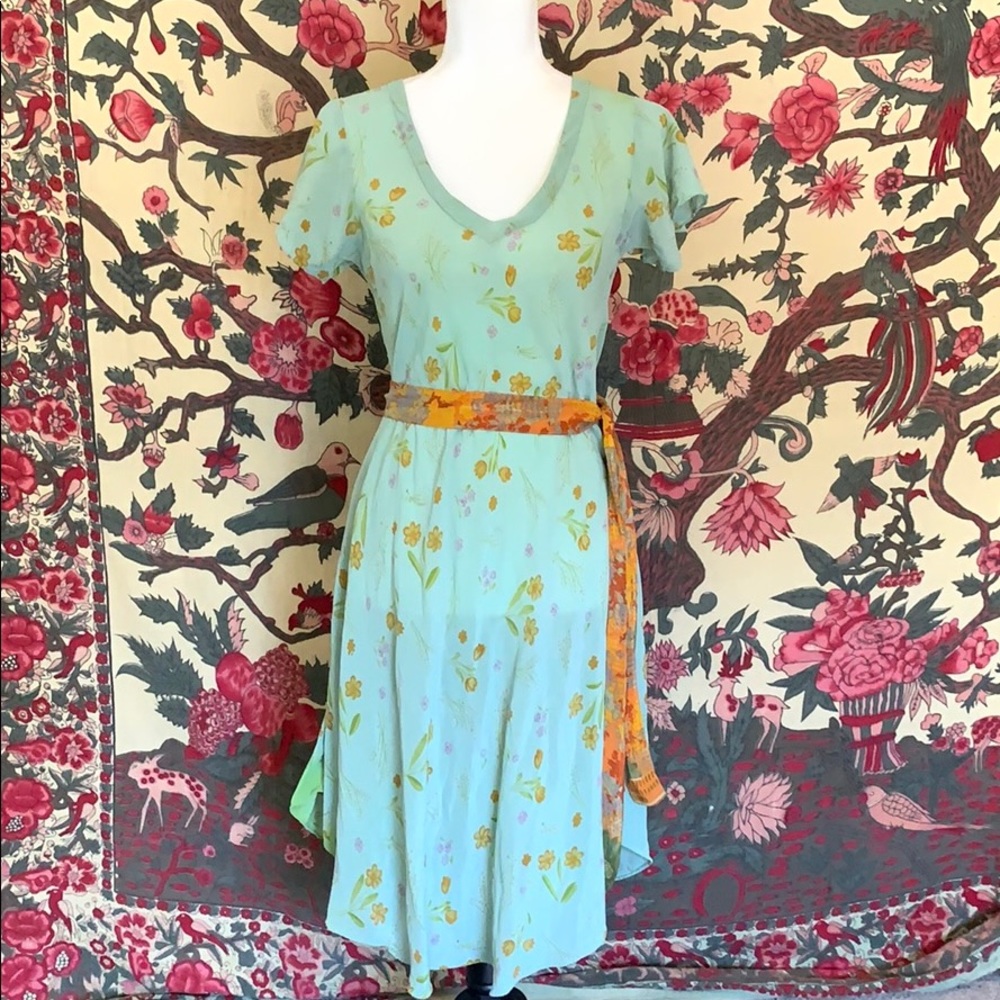 100% silk floral dress with removable sash Small